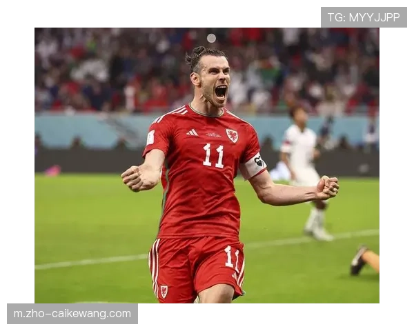 贝尔飚速破门前,巴萨指控赫伊森恶意肘击库巴西。 贝尔飚速破门前,巴萨指控赫伊森恶意肘击库巴西。